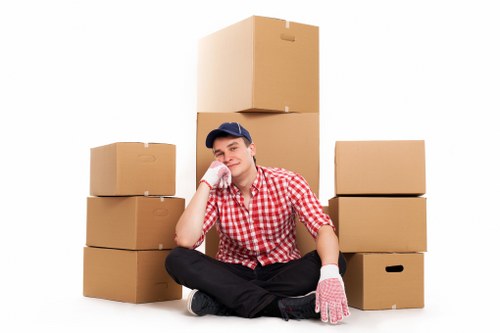 Packing and transport support for short notice removals